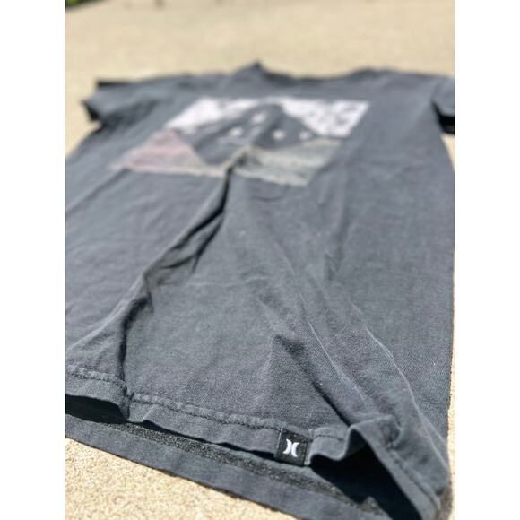 Hurley Top Men Size Small Black Graphic Short Sleeve Crewneck Tee Shirt Casual - Picture 2 of 5
